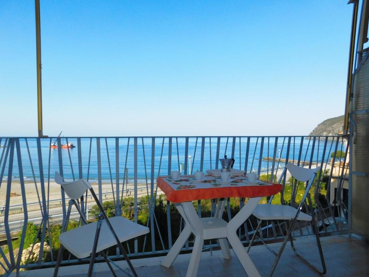 Bilocale Con Favolosa Vista Mare 莱万托 外观 照片